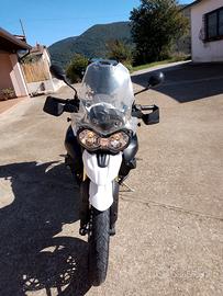 Moto triumph tiger 800