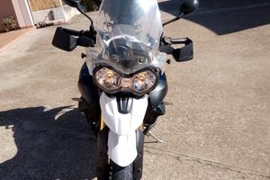 Moto triumph tiger 800