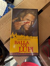 Video cassetta balla coi lupi