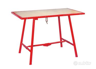 Banco da lavoro con morsa