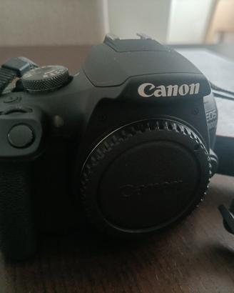FOTOCAMERA CANON EOS 2000D MACCHINA FOTOGRAFICA 