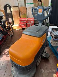 Taski Swingo455 lavapavimenti industriali
