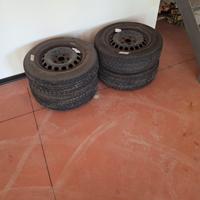 gomme da neve con cerchi in ferro