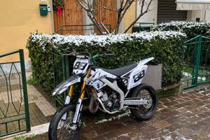 Suzuki Valenti Sm 50