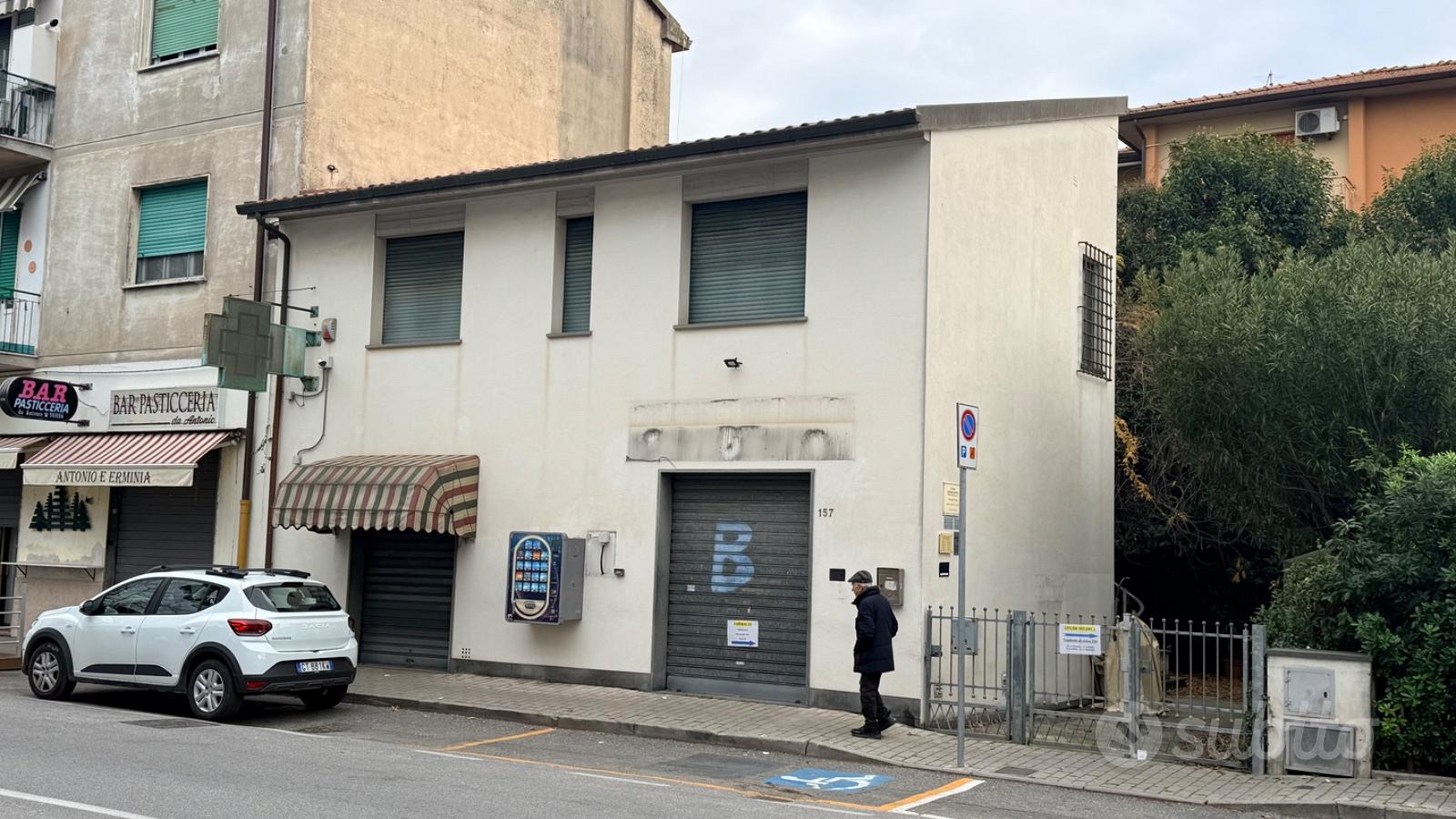 Terratetto Locale Commerciale + Locali uffici