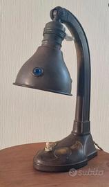 Lampada da tavolo in stile industrial-art déco