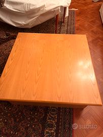 Tavolo piccolo con due cassettoni