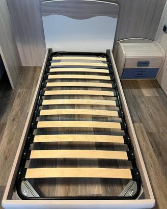 Letto singolo con doghe