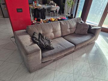 divano artigianale 4 posti in tessuto grigio