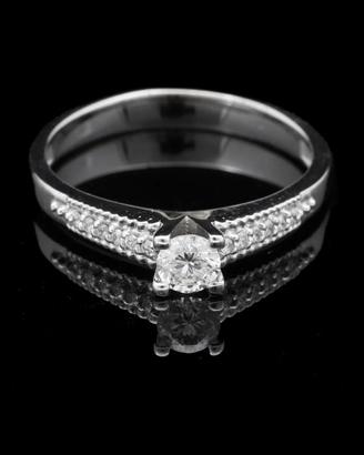 ANELLO IN ORO BIANCO 18KT CON BRILLANTI 0.31 CT