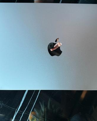 MacBook Air M2 - 8GB RAM / 512GB SSD