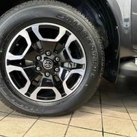 KIT GOMME, CERCHI --- HILUX 18"