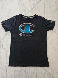 T-shirt nera Champion
