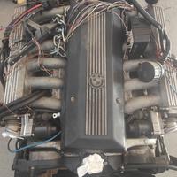 motore bmw V12 5.0