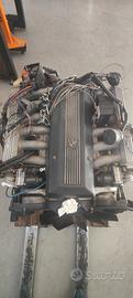 motore bmw V12 5.0
