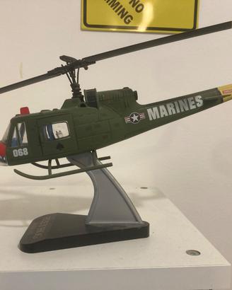 Elicottero Huey Ab 205 scala 1/32 Hooc & Roberts