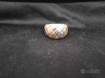 Anello vintage effetto trapuntato oro e argento 