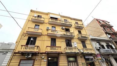 3 LOCALI A BARI