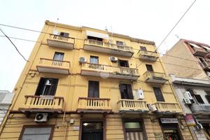 3 LOCALI A BARI