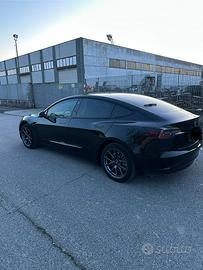 Tesla Model 3 RWD