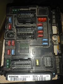 centralina  interna vano motore citroen c3