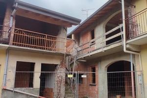 CASA DI CORTE A LONATE POZZOLO