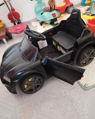 nuova Porsche macchina elettrica nera