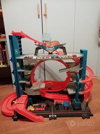 Hotwheels parcheggio multipiano squalo
