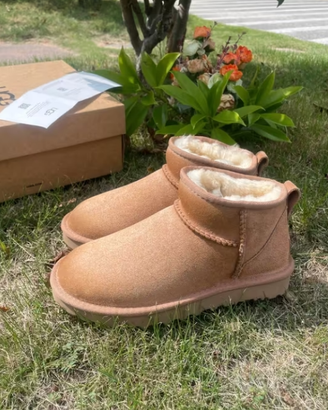 UGG  Ultra Mini color castagna EU 36