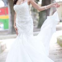 Abito da sposa a sirena con pietre preziose