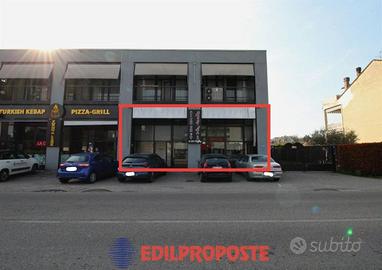 Immobile di 221 m² con 2 locali a Cesano Maderno