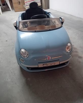 Macchina per bambini Fiat 500 azzurra guidabile