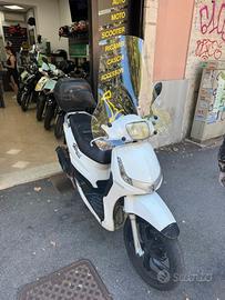 Peugeot Tweet 125 - 2013 - PERMUTE