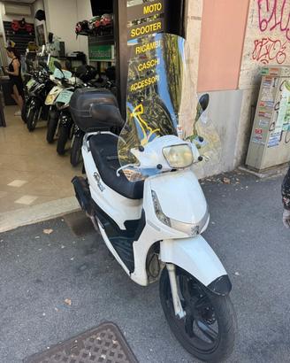 Peugeot Tweet 125 - 2013 - PERMUTE