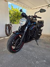 YAMAHA FZ6...