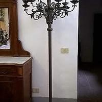 Antico candeliere in bronzo