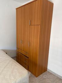 Armadio 3 ante noce chiaro con cassetti