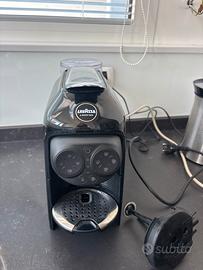 Macchina del Caffe’ Lavazza a Modo mio con capsule