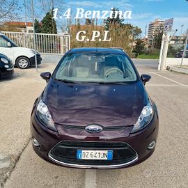 ford fiesta 1.4 GPL di Fabbrica 