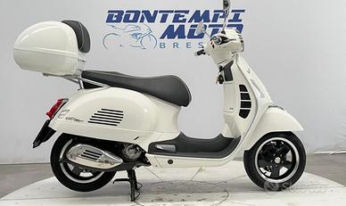 VESPA GTS 300 Super HPE + BAULE ORIGINALE