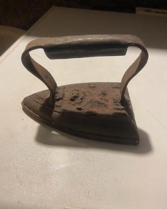 Ferro da stiro antico
