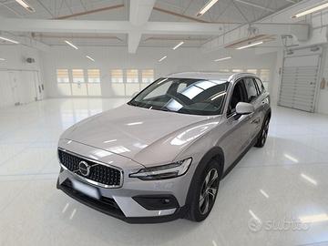 VOLVO V60 CROSS COUNTRY B4 D AWD AUTOM. CORE STATI