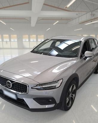 VOLVO V60 CROSS COUNTRY B4 D AWD AUTOM. CORE STATI