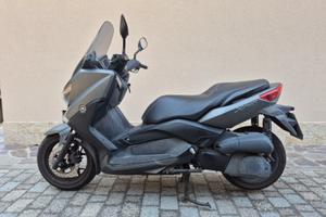 YAMAHA X-MAX 250