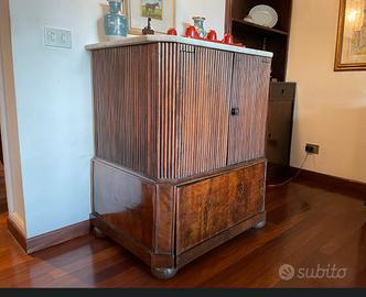 Mobile bar /antica piccola credenza