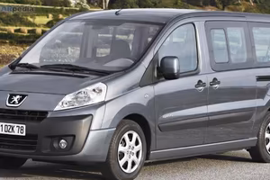Peugeot Tepee passo lungo Pedana elettroidraulica
