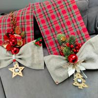 Fiocco dietro porta natalizio