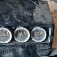 Manometri veglia borletti acqua-olio-sfondo rosso