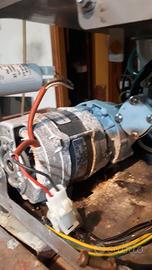 Aggiusto Lavabicchieri e macchine del ghiaccio.