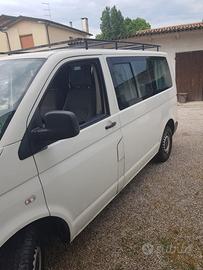 Volkswagen Transporter 9 posti